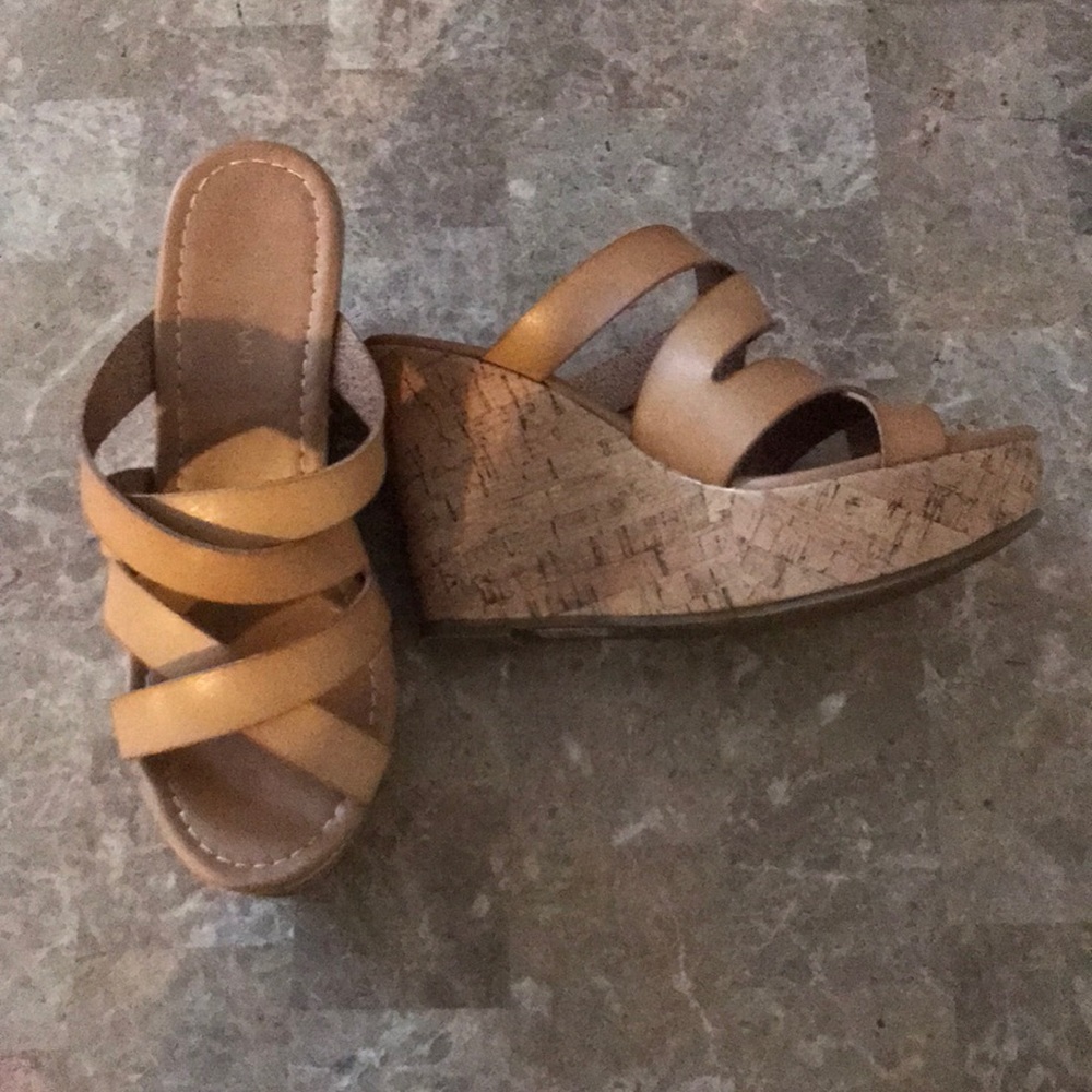 Tan wedges size 9W